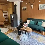 Semesterbostad Sami *